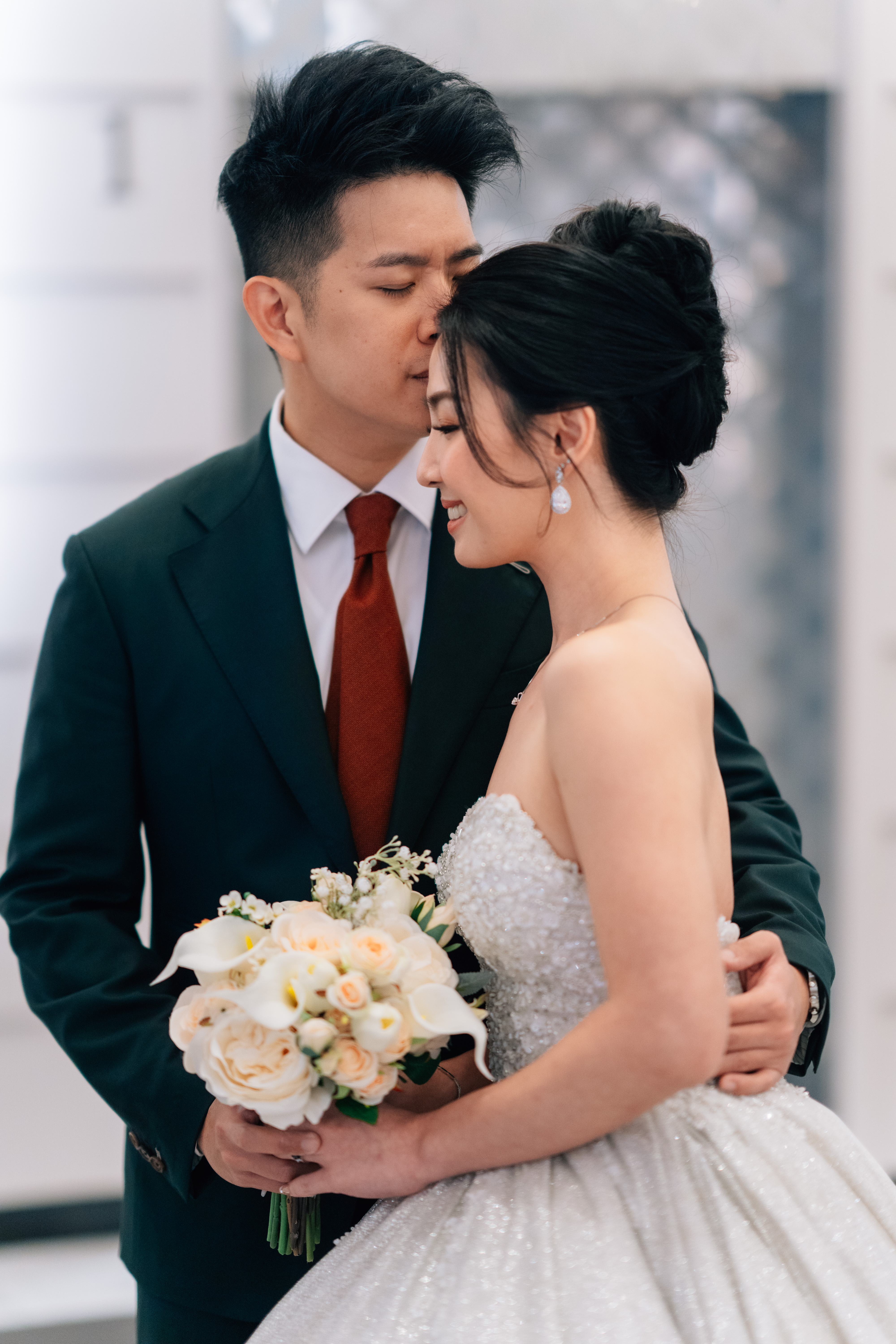 Intimate ROM ceremony bridal look